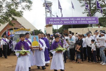 Tiễn Cha lần cuối