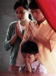 Tuổi thơ tôi và những hạt Mân Côi