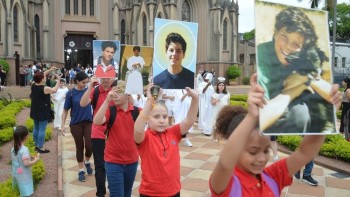 HolyWins: “Lễ hội ánh sáng và hy vọng”