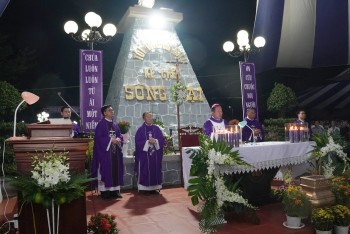 Lễ Các Đẳng tại Hoa viên Đất Thánh Thánh Tâm