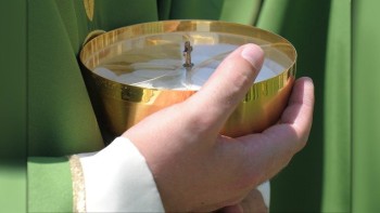 ĐTC chúc mừng LM cao tuổi nhất thế giới