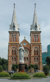 1200px Notre dame saigon