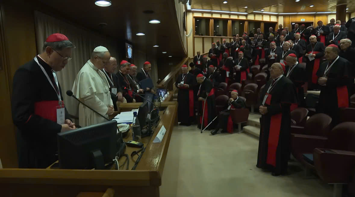 Kết thúc Công nghị hồng y đầu tiên