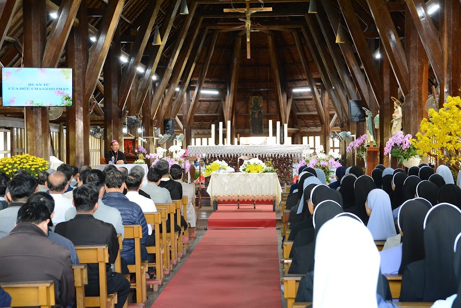 Họp mặt tất niên truyền thống của Giáo sĩ, Tu sĩ GP BMT